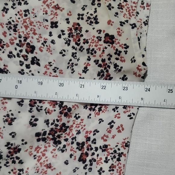 Loft Factory Shirt Women’s Ceam Blouse Floral Print Size L - Picture 10 of 11